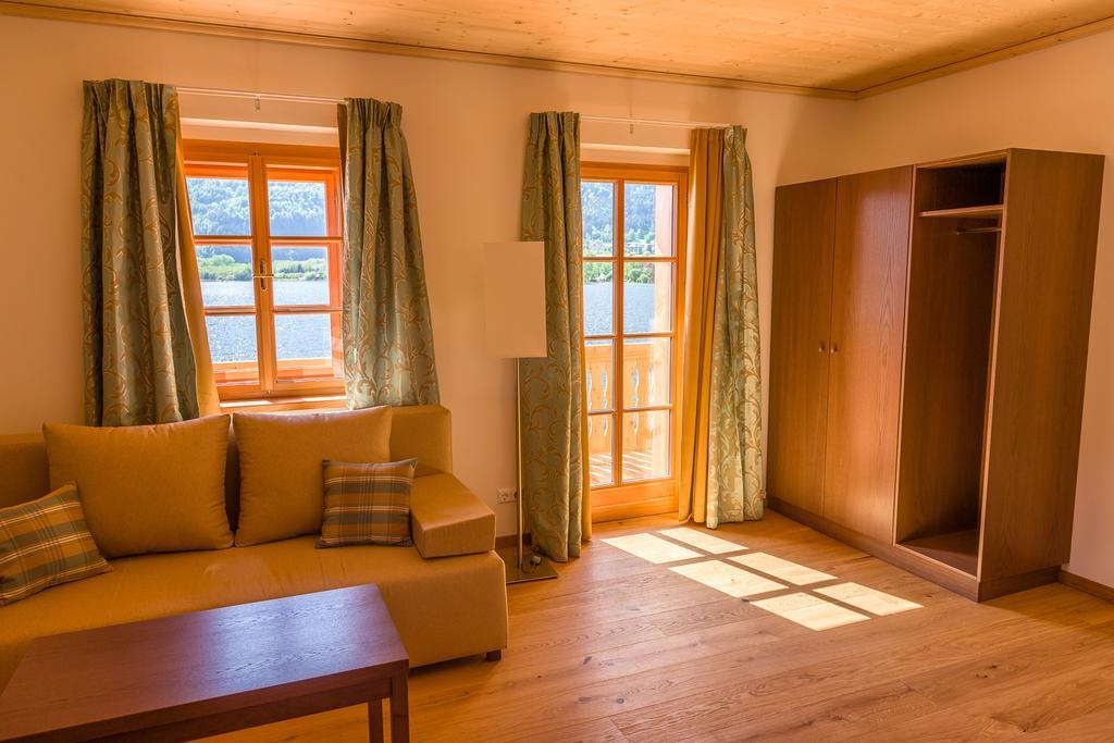 Hotel Stiftsschmiede Ossiach Pokoj fotografie